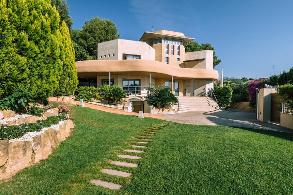 Property building, Garden, Garden view