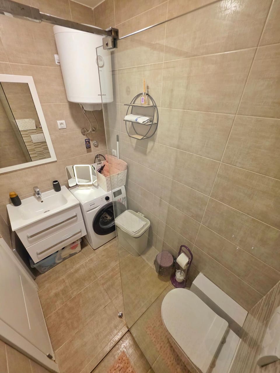 Shower, Bathroom, towels, washing machine