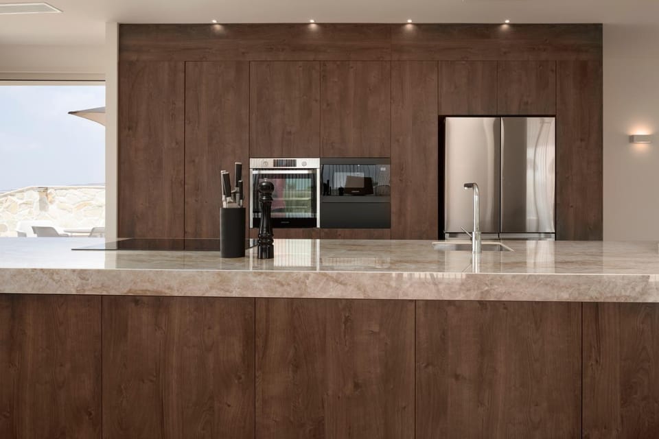 Kitchen or kitchenette, Living room