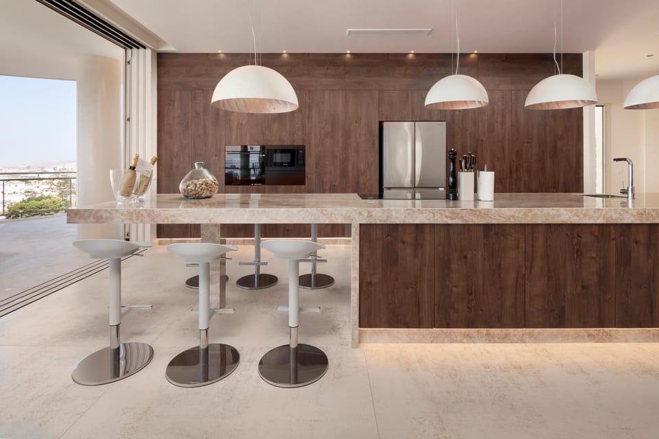 Kitchen or kitchenette, Living room