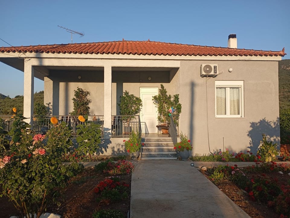 Property building, Spring, Day, Natural landscape, Summer, Garden, Garden view, Sunset, soundproof