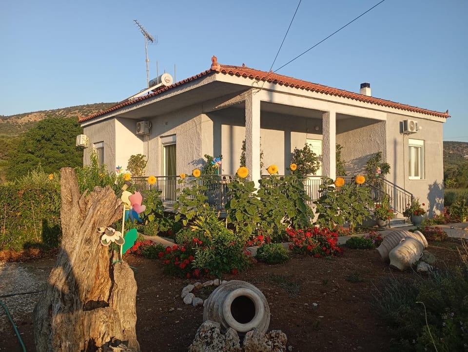 Property building, Spring, Day, Natural landscape, Garden, Garden view, Landmark view, Sunset, soundproof