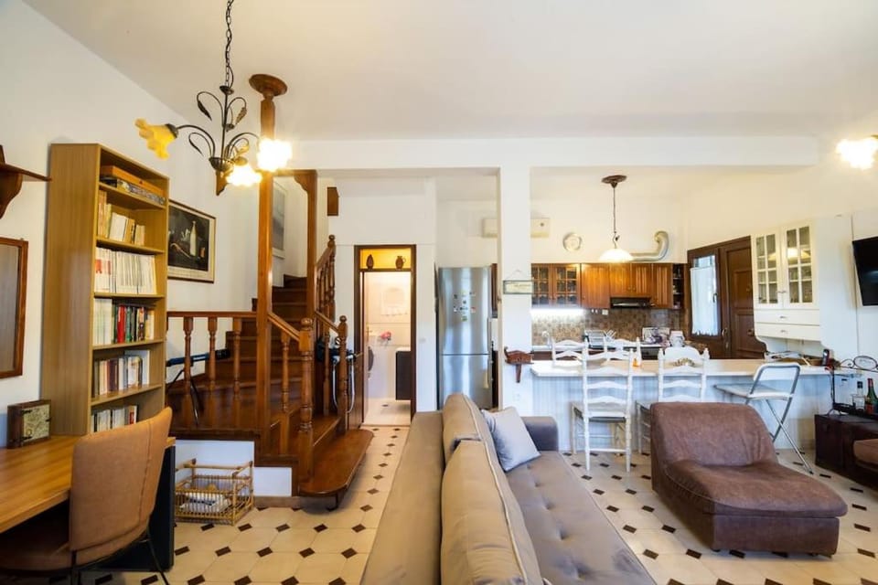 Μariza's escape Villa in Magnesia Prefecture, Greece