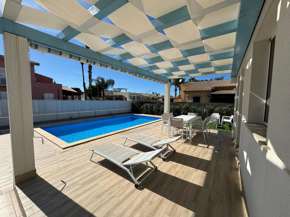 Pool view, Swimming pool, sunbed