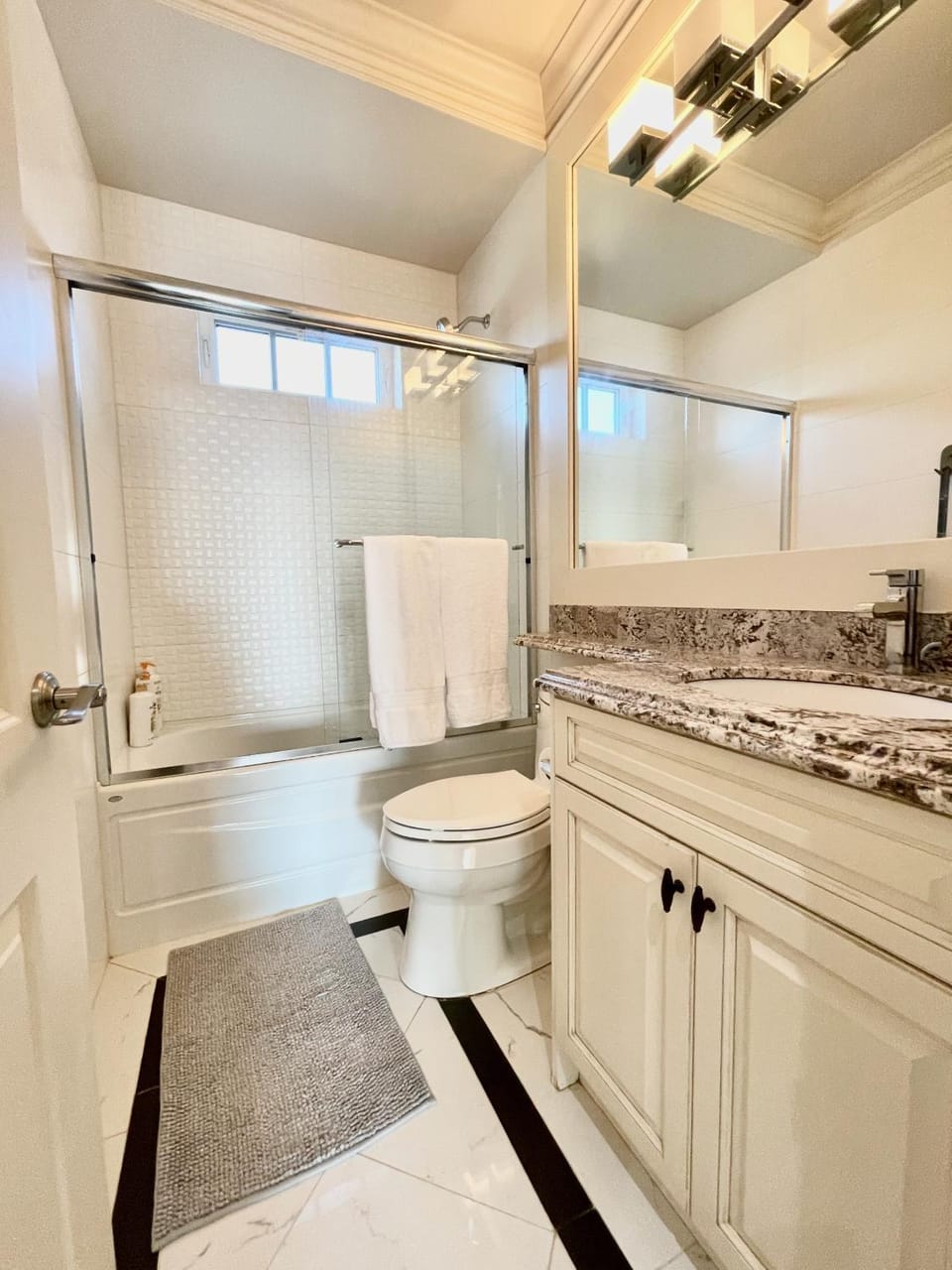 Shower, Toilet, Bathroom, Bath
