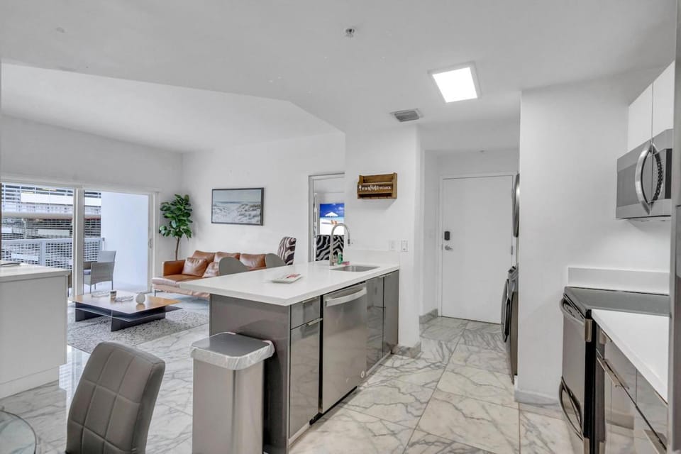 Subtle 2 Bed in Edgewater near Downtown With Free Parking Apartment in Miami