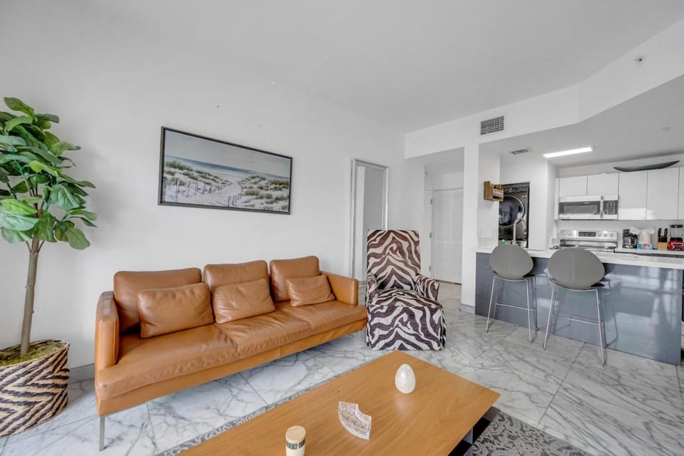 Subtle 2 Bed in Edgewater near Downtown With Free Parking Apartment in Miami