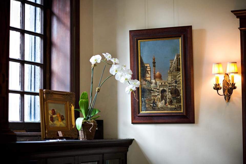 Day, Decorative detail