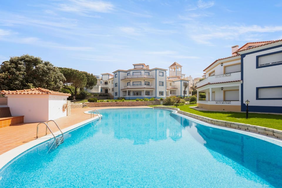 Property building, Off site, Swimming pool, sunbed