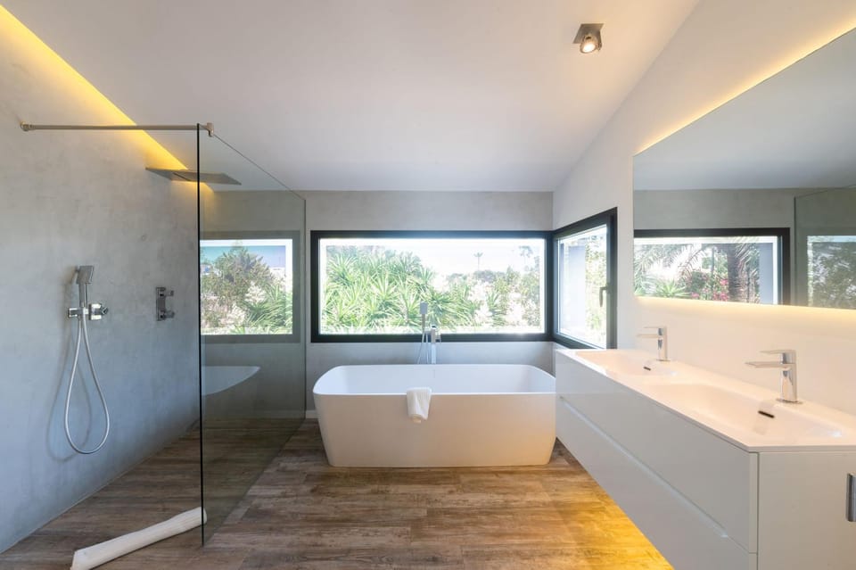Bathroom, Bath