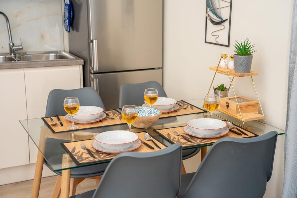 Dining area, kitchen