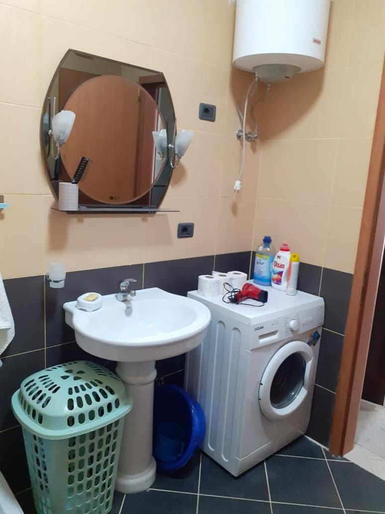 Toilet, Bathroom, washing machine