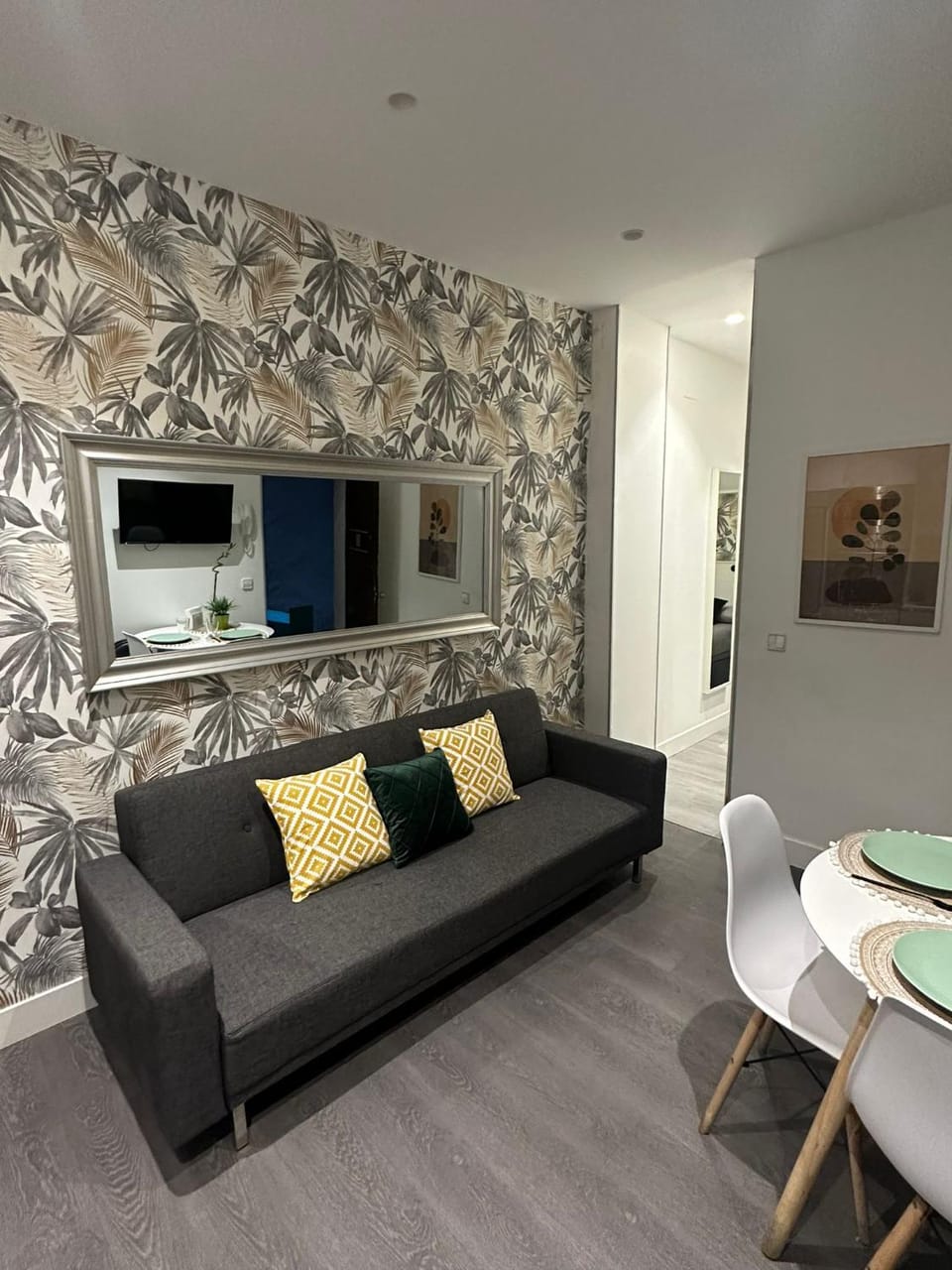 Living room, Dining area