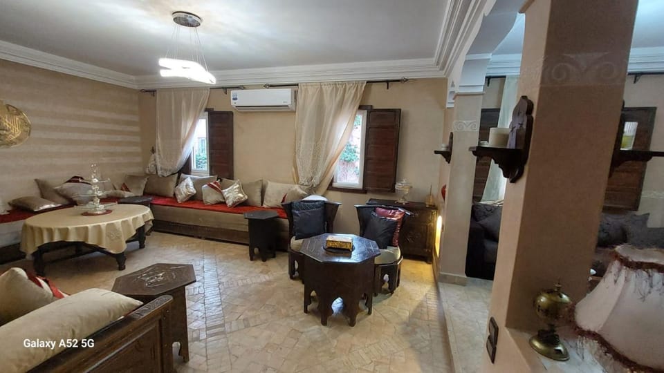 Living room, Dining area, air conditioner