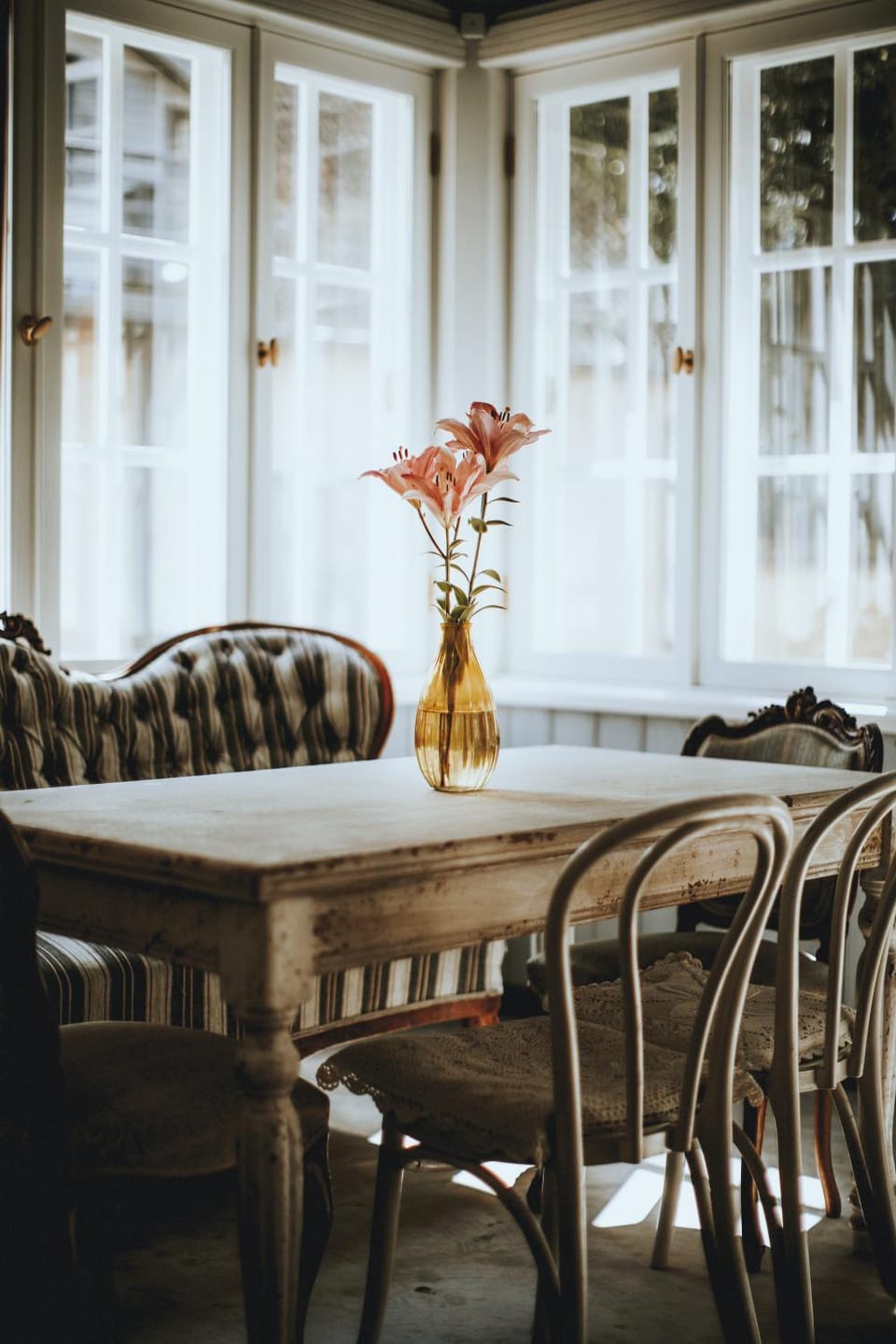 Restaurant/places to eat, Seating area, Dining area, Breakfast