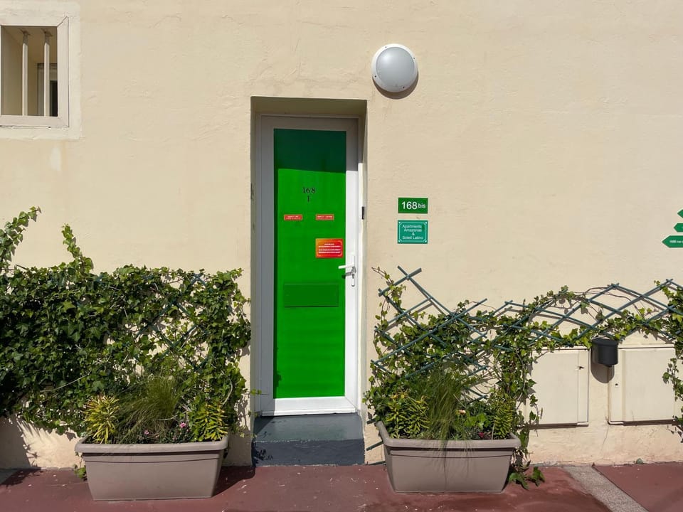 Facade/entrance