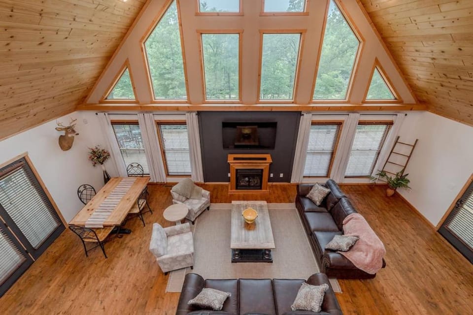 TV and multimedia, Living room, Seating area, flat iron