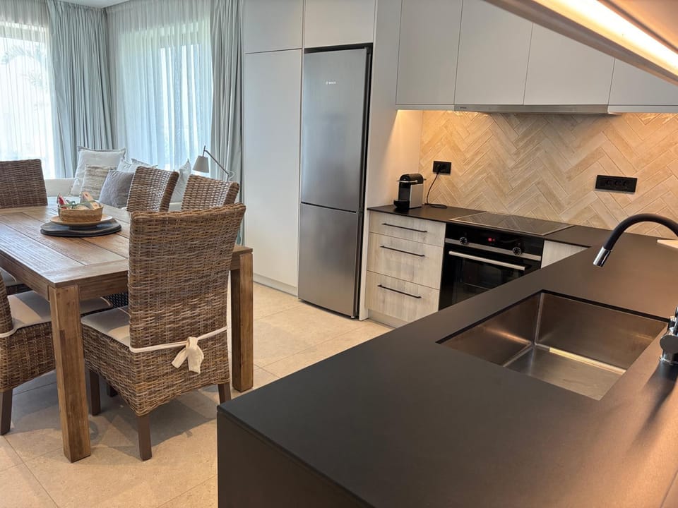 Living room, Dining area, Garden view, Sea view, kitchen