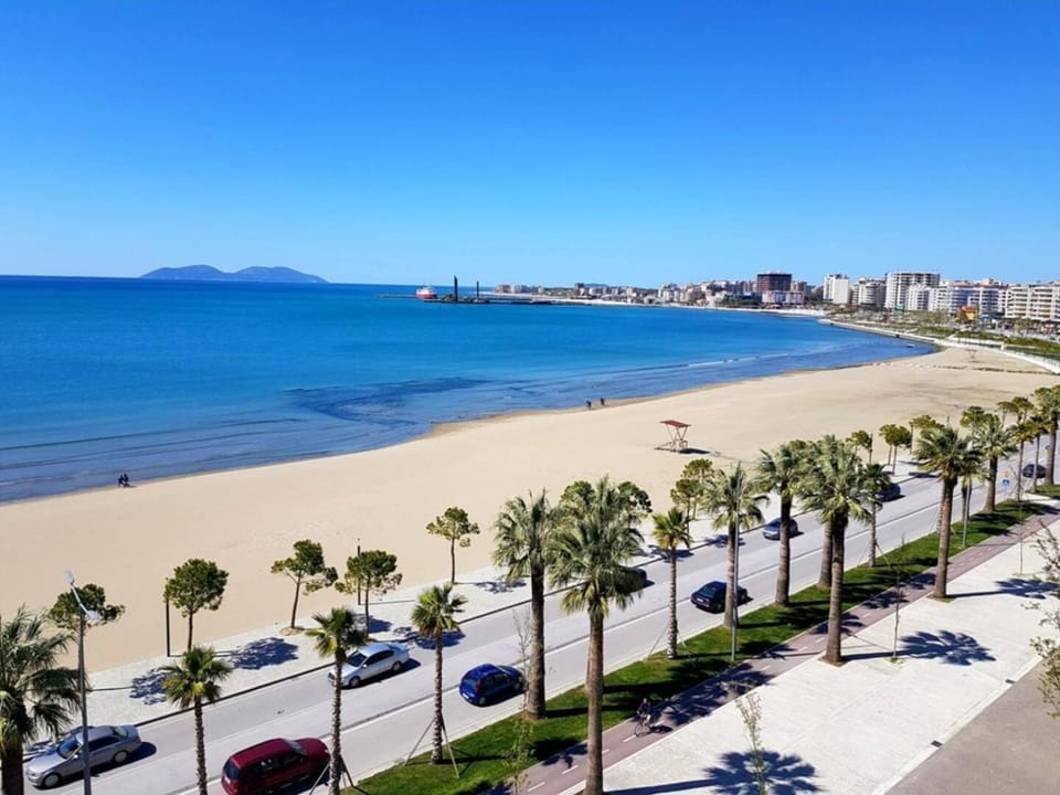 Neighbourhood, Beach, City view, Location