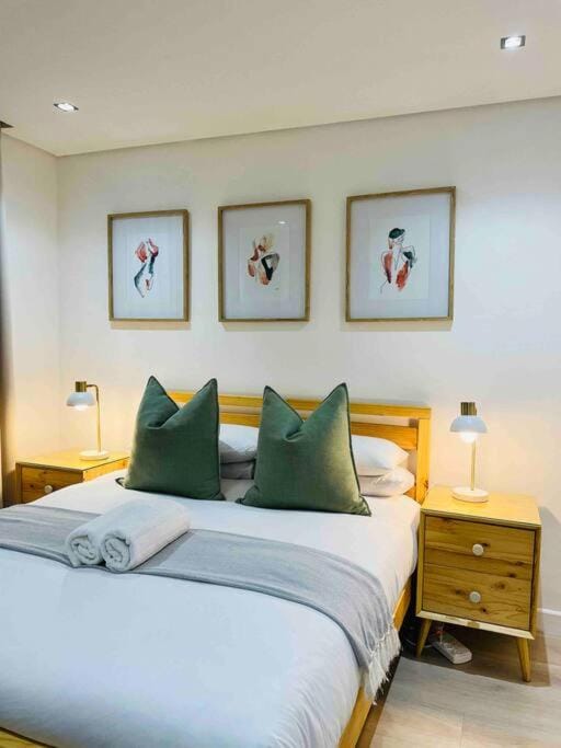 Stylish Bree Street Apartment - The Perfect Urban Getaway Apartment in Cape Town