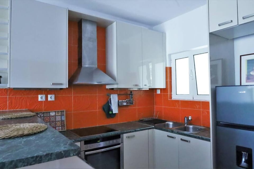 Coffee/tea facilities, Kitchen or kitchenette, pet friendly, stove