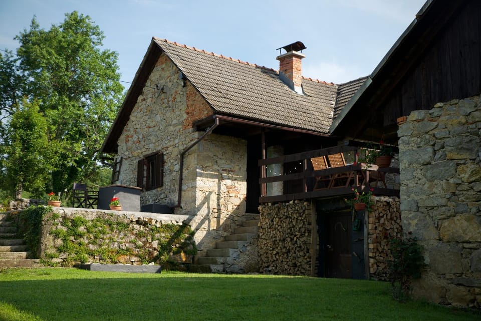 Property building, Day, Garden, Garden view