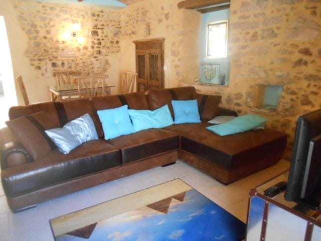 Gîte avec jacuzzi privatif dans un mas provençal Apartment in Provence