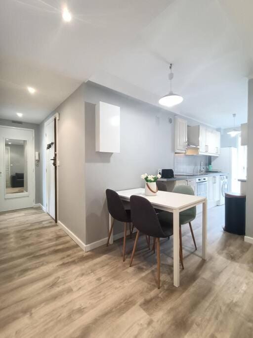 F4 avec vue mer / Flat with sea view 3 bedrooms Apartment in Nice