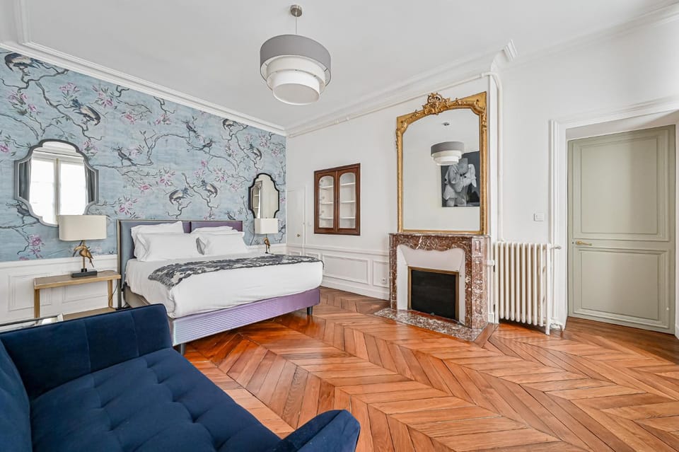Bed, Decorative detail, Bedroom, fireplace, flat iron, heating, heating, towels, towels