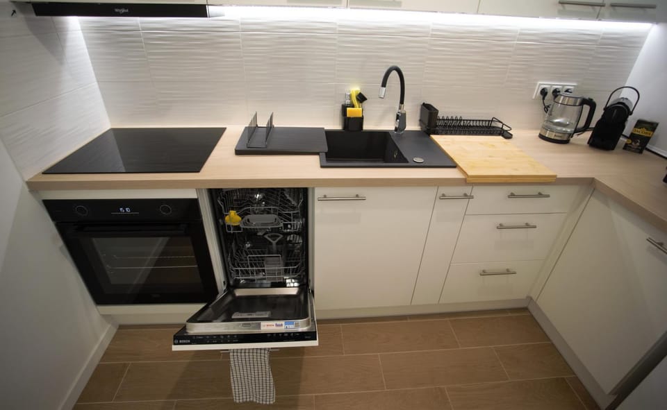 Coffee/tea facilities, Kitchen or kitchenette, dishwasher, minibar, pet friendly, stove, kitchen