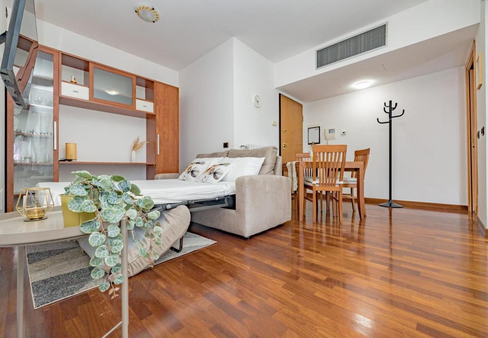 Bed, Living room, Bedroom