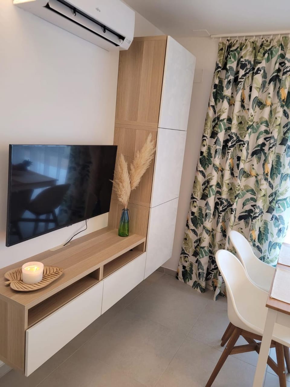 TV and multimedia, air conditioner