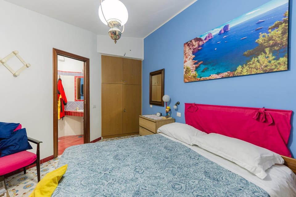 Bed, TV and multimedia, Bedroom, wardrobe