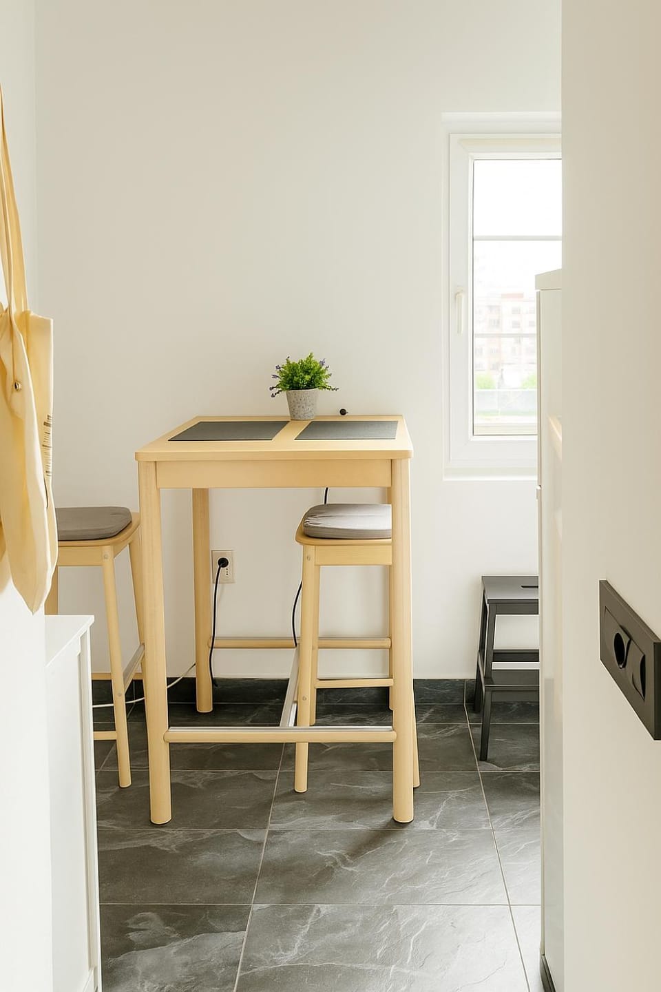 Dining area, kitchen