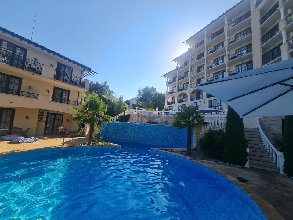 Garden, Swimming pool