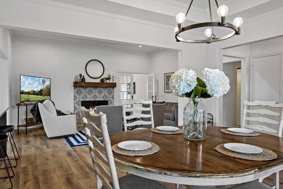 Remodeled 4 Bedroom Home Close to Downtown Frisco. House in Frisco
