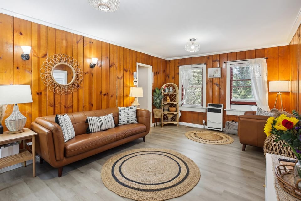 Twin Peaks Vacation Rental with Hot Tub! House in San Bernardino
