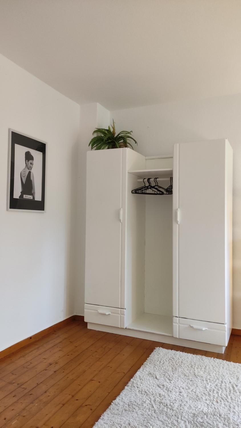 Bedroom, wardrobe