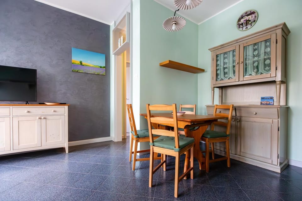 TV and multimedia, Dining area