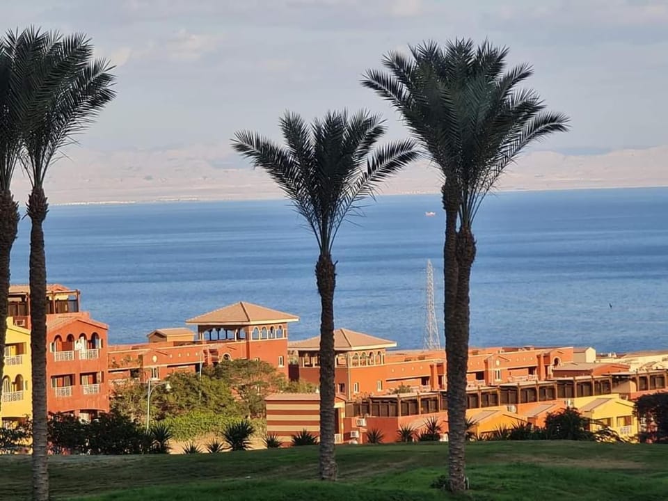 شاليه في العين السخنه بورتو السخنه منتجع هيفين هيلز chalet porto el sokhna VIP عائلات فقط Apartment in Egypt