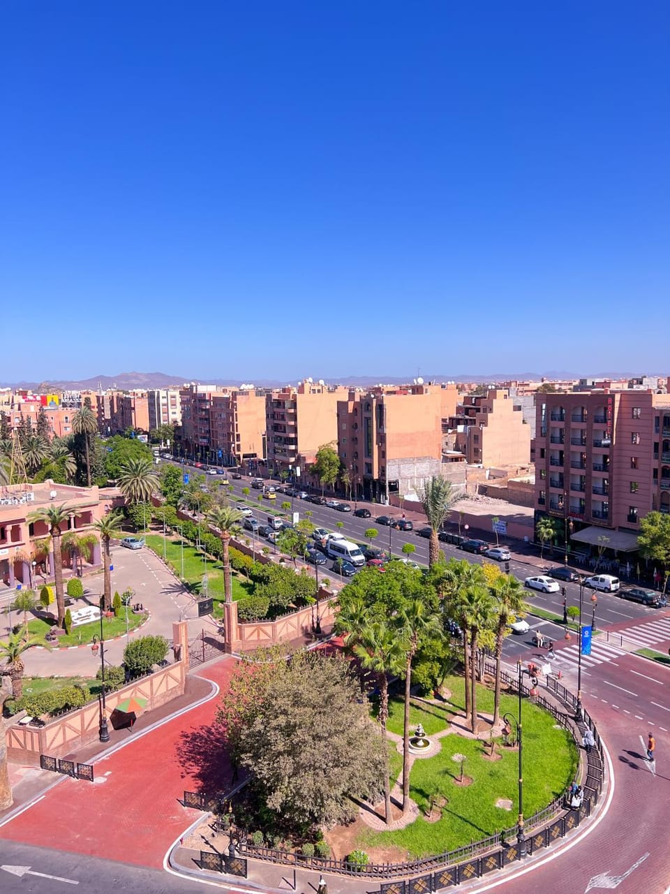 Property building, Neighbourhood, Bird's eye view, City view, City view, Mountain view, Mountain view, Location, Sunrise, Quiet street view