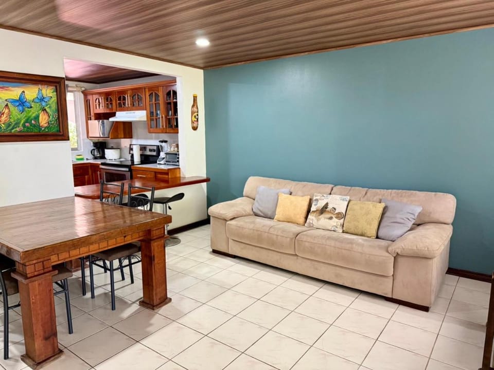 Family 2bd apt near Quepos/Manuel Antonio Apartment in Quepos