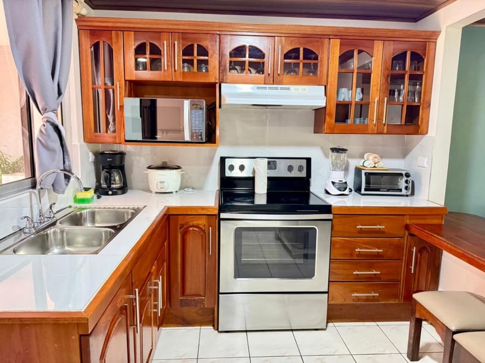 Family 2bd apt near Quepos/Manuel Antonio Apartment in Quepos