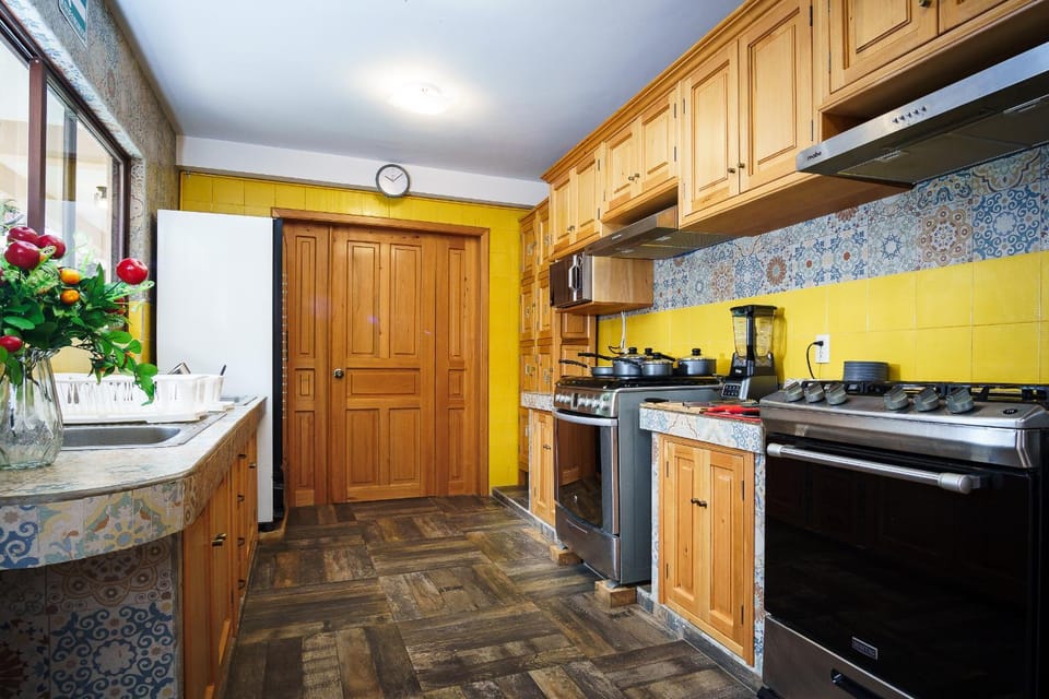 Communal kitchen, Internal: Not applicable to any particular room