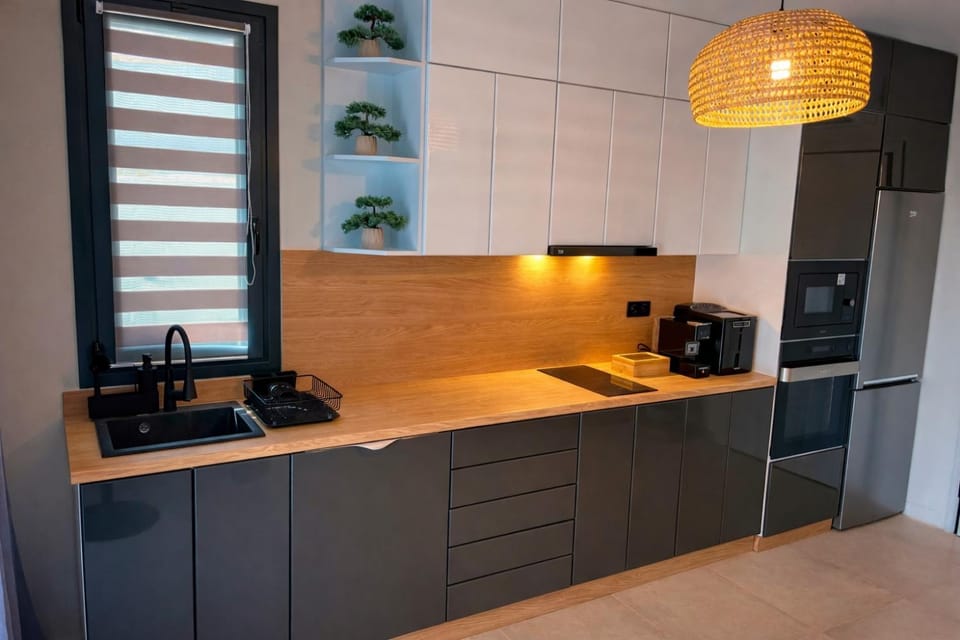 Kitchen or kitchenette, Living room