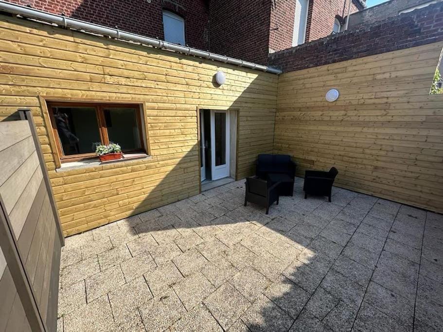 Martin Appartement Cambrai avec cour Apartment in Cambrai