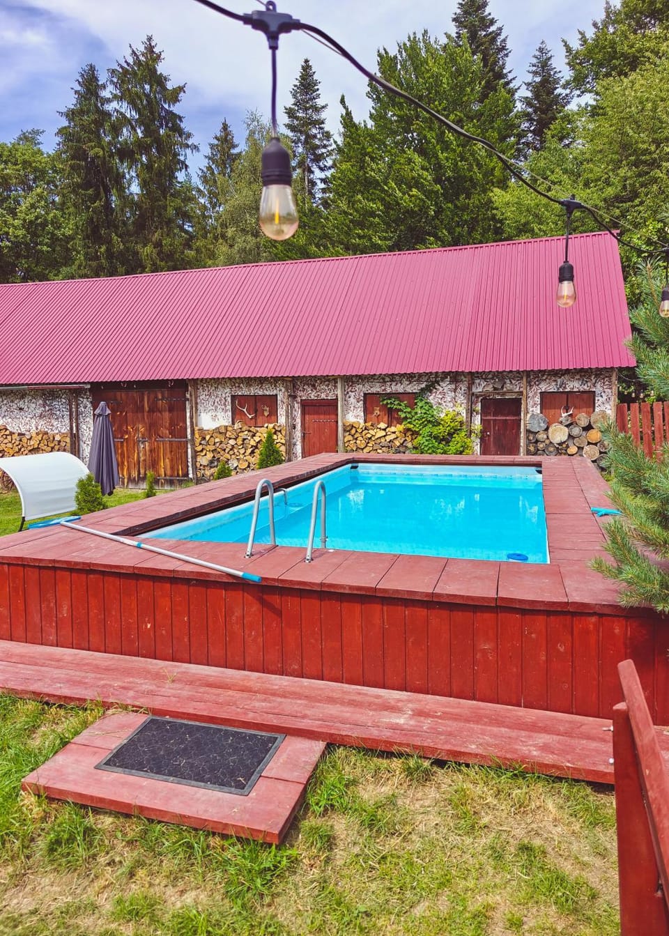 Swimming pool