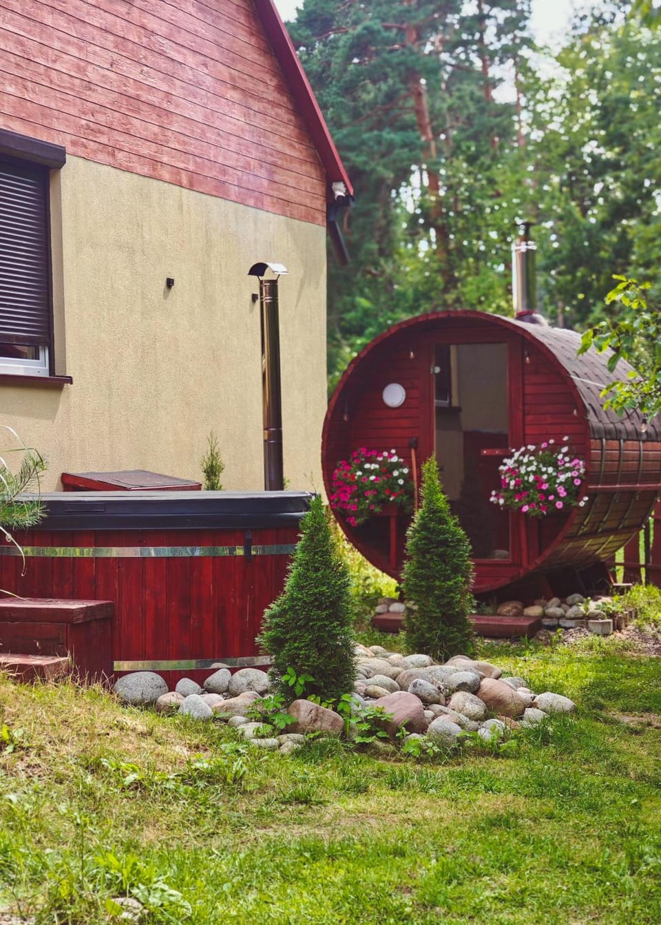 Hot Tub, Sauna