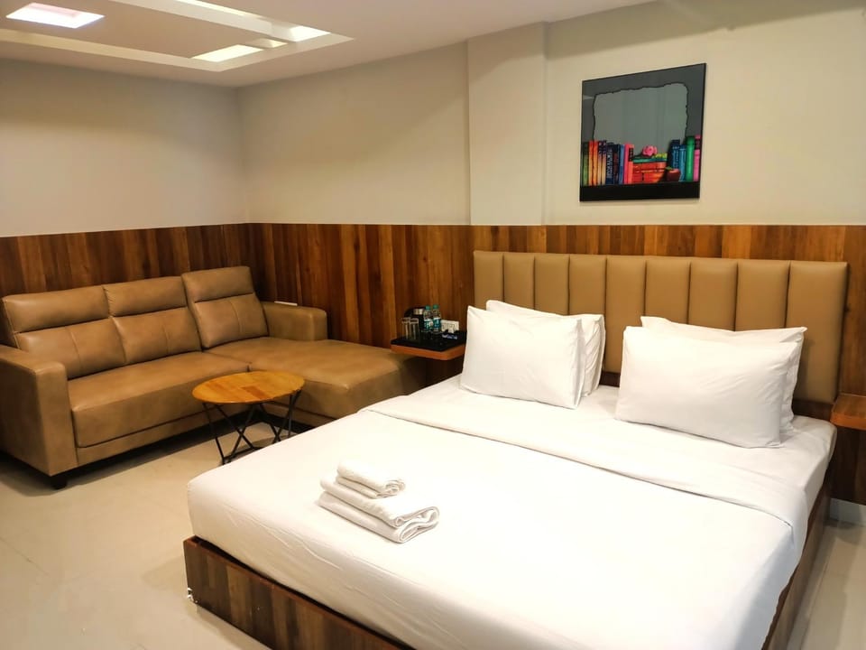 Seating area, Bedroom