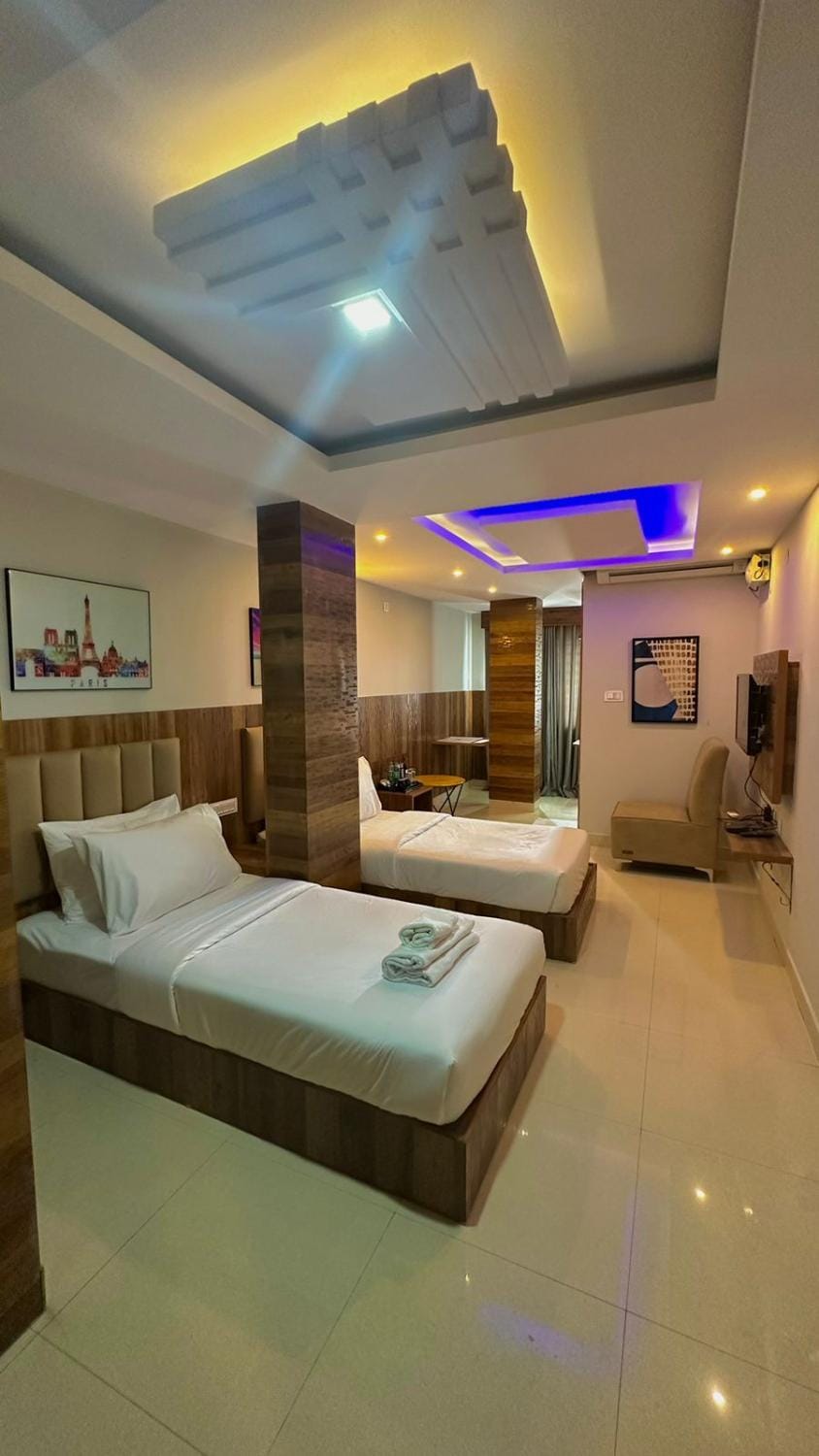 Bed, TV and multimedia, Photo of the whole room, Seating area, Bedroom, towels
